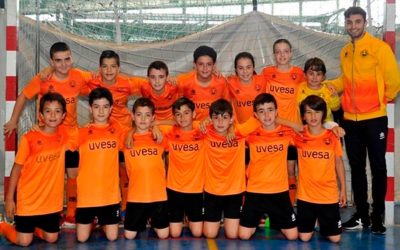 UVESA group has sponsored 120 children from the school of Futbol Sala Ribera Navarra