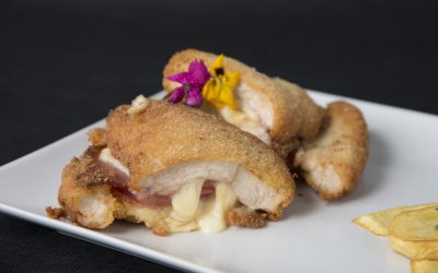 Escalope de pollo relleno de jamón york y queso