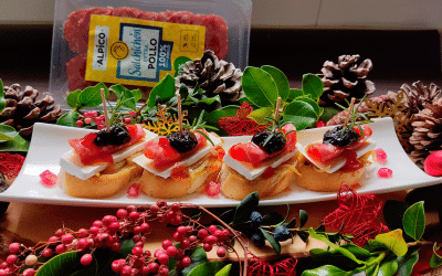Canapés de Salchichón de Pollo y Queso Brie